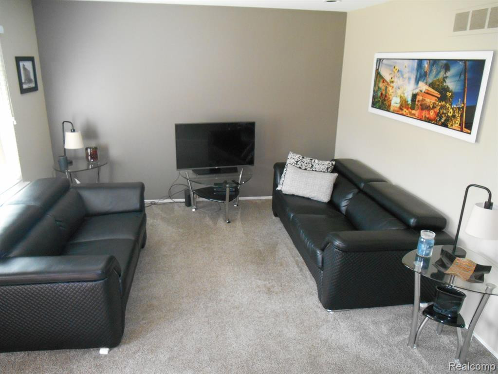 2102 WICKHAM Street, Royal Oak, MI 48073 — Photo 2