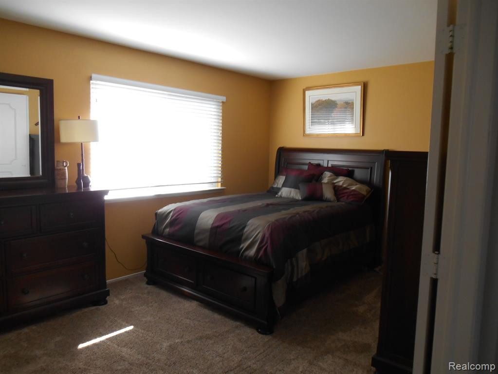 2102 WICKHAM Street, Royal Oak, MI 48073 — Photo 10