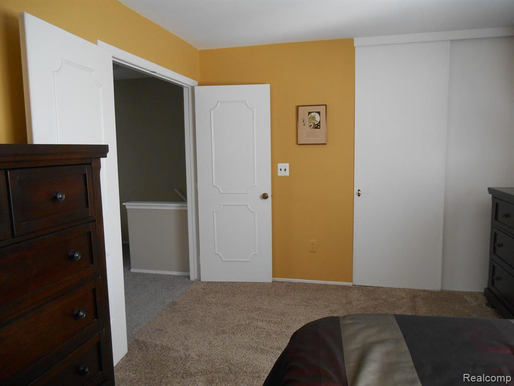 2102 WICKHAM Street, Royal Oak, MI 48073 — Photo 11