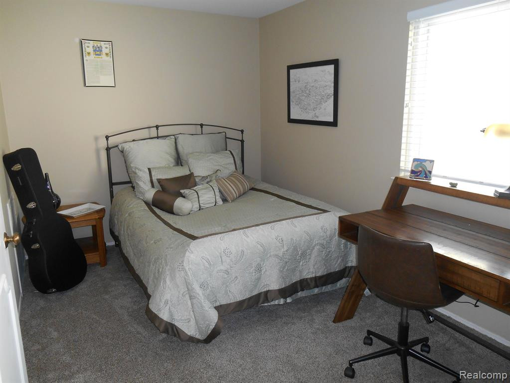 2102 WICKHAM Street, Royal Oak, MI 48073 — Photo 12