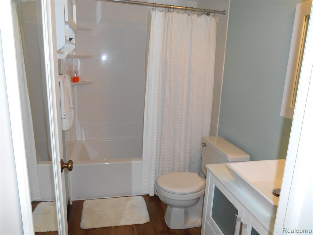 2102 WICKHAM Street, Royal Oak, MI 48073 — Photo 14