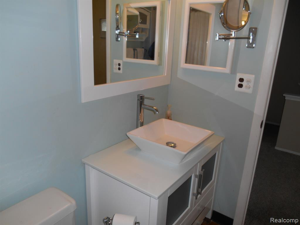 2102 WICKHAM Street, Royal Oak, MI 48073 — Photo 15