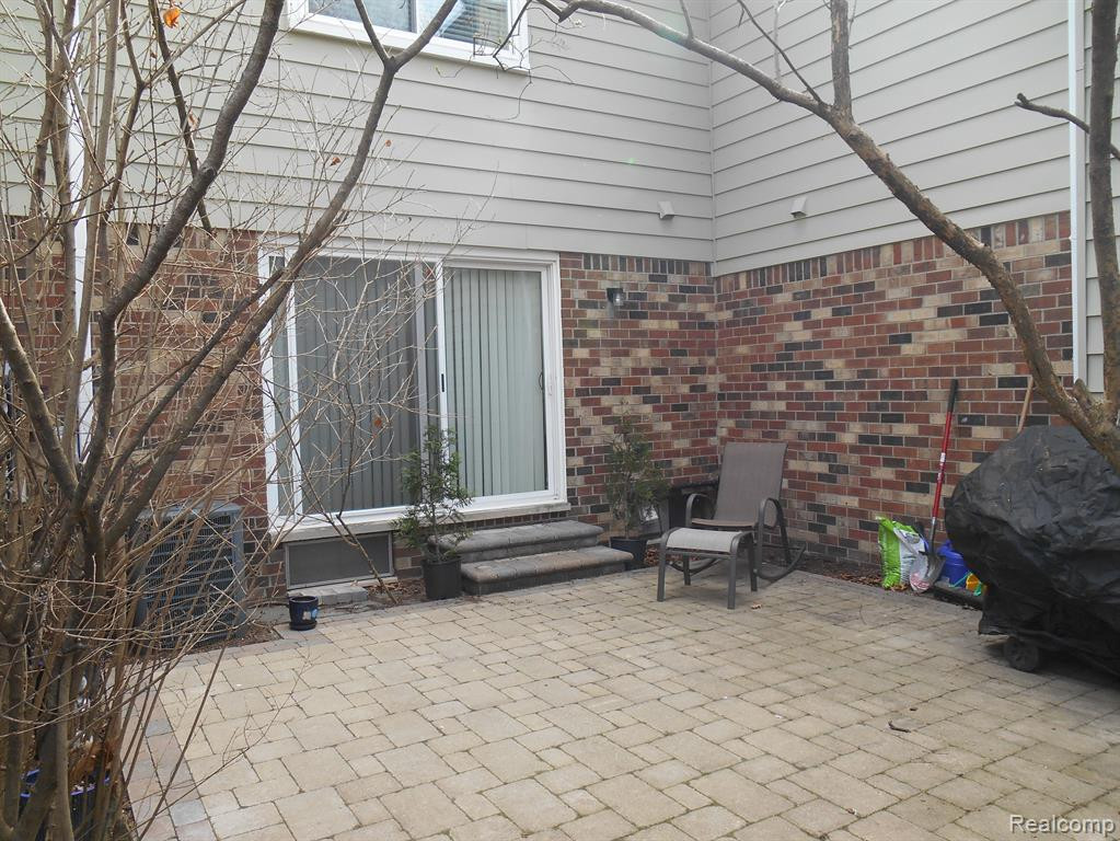 2102 WICKHAM Street, Royal Oak, MI 48073 — Photo 20