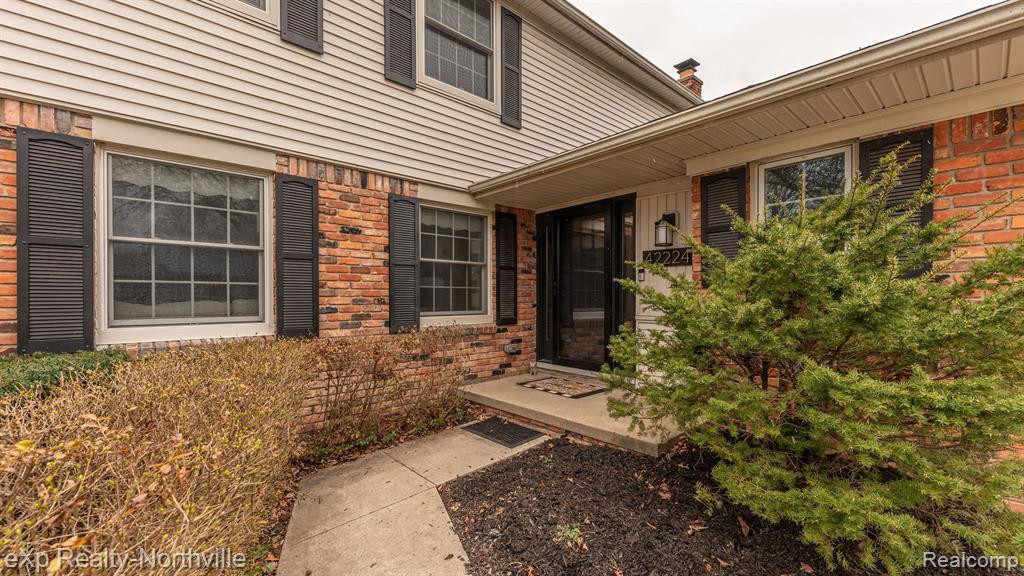 42224 SUNNYDALE Lane, Northville, MI 48168 — Photo 10