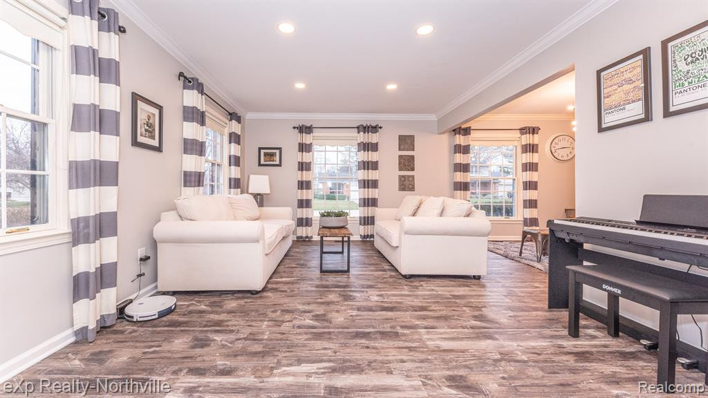 42224 SUNNYDALE Lane, Northville, MI 48168 — Photo 12