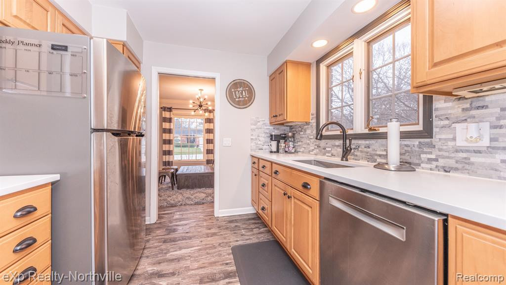 42224 SUNNYDALE Lane, Northville, MI 48168 — Photo 23