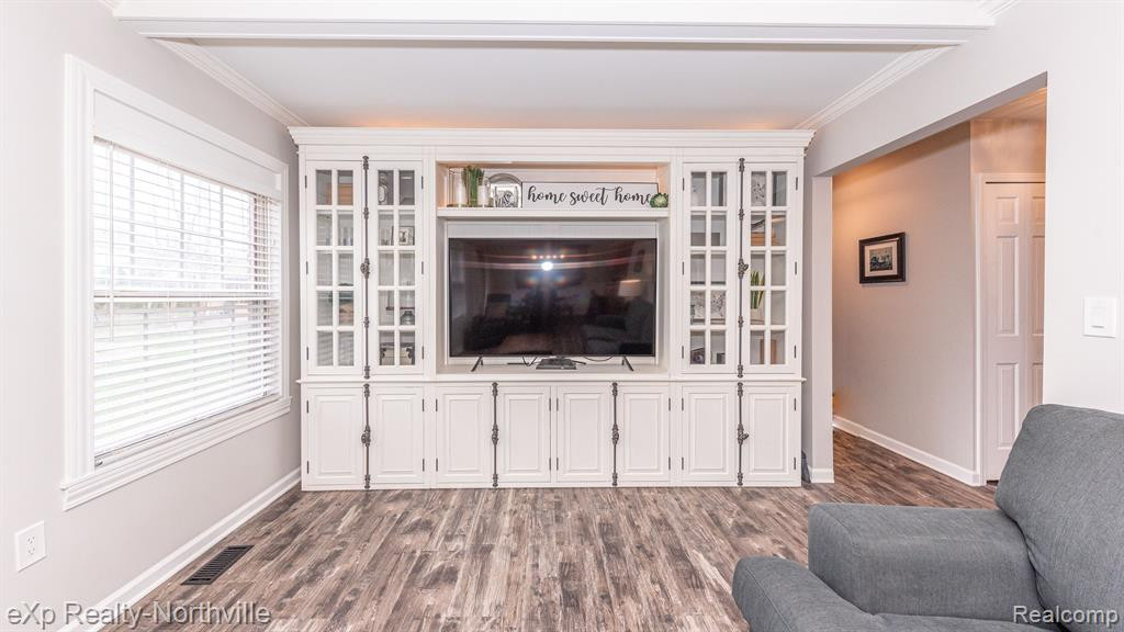 42224 SUNNYDALE Lane, Northville, MI 48168 — Photo 28