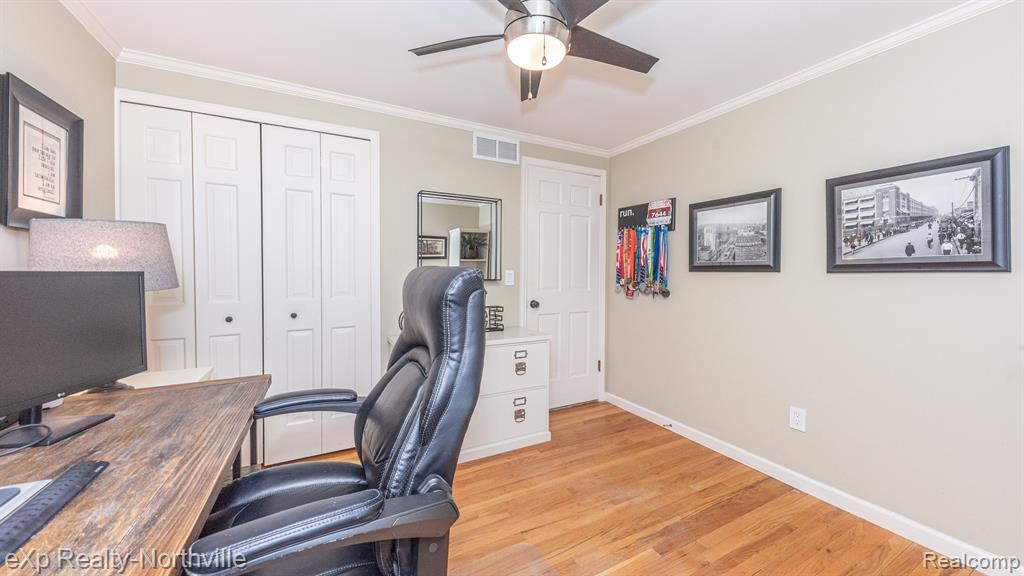 42224 SUNNYDALE Lane, Northville, MI 48168 — Photo 35