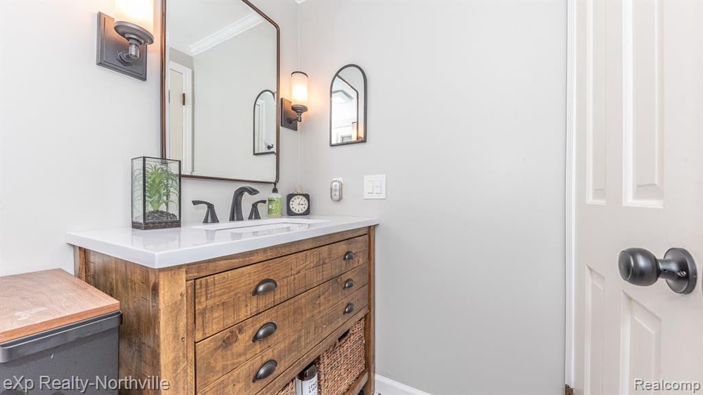 42224 SUNNYDALE Lane, Northville, MI 48168 — Photo 47