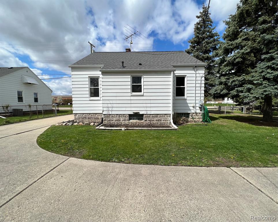 46790 ROMEO PLANK Road, Macomb, MI 48044 — Photo 2