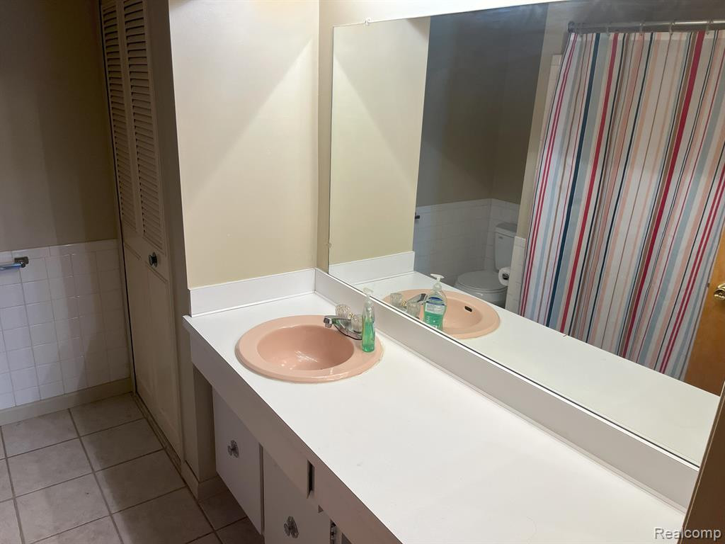 8673 KENNEDY Circle, 5, Warren, MI 48093 — Photo 12