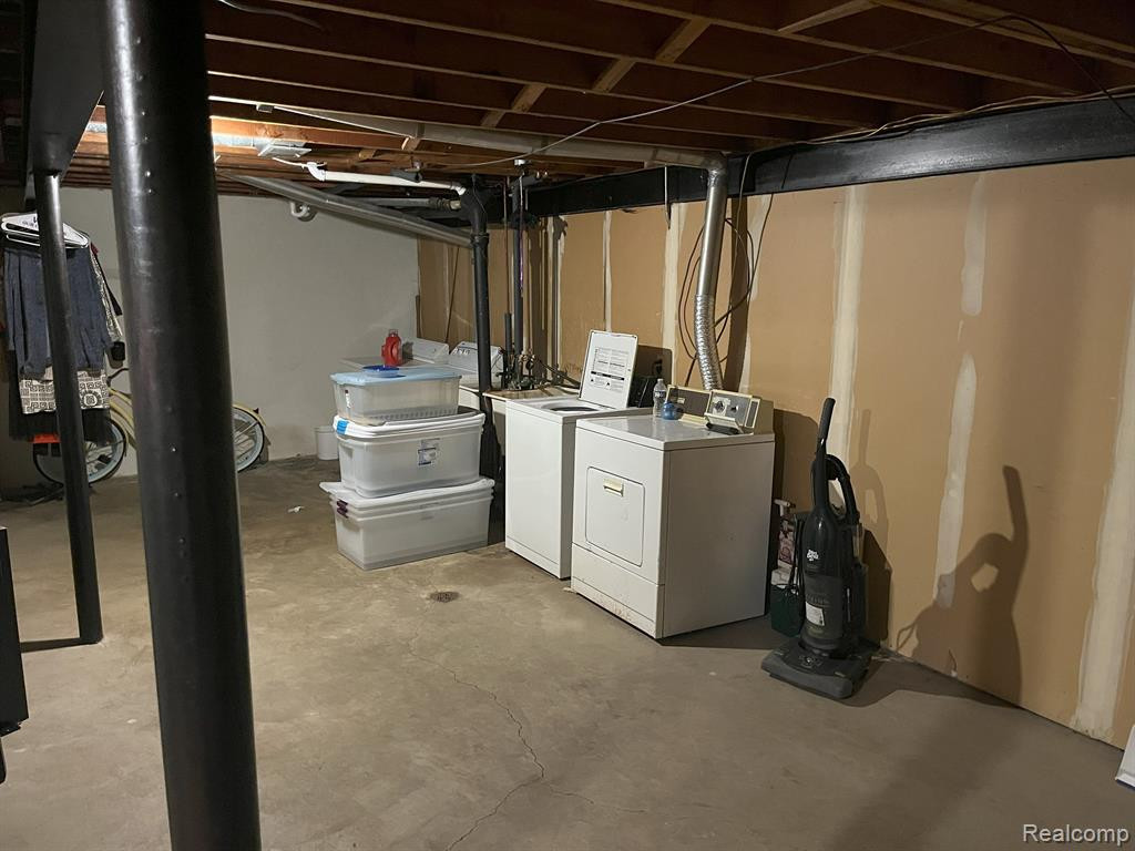 8673 KENNEDY Circle, 5, Warren, MI 48093 — Photo 18