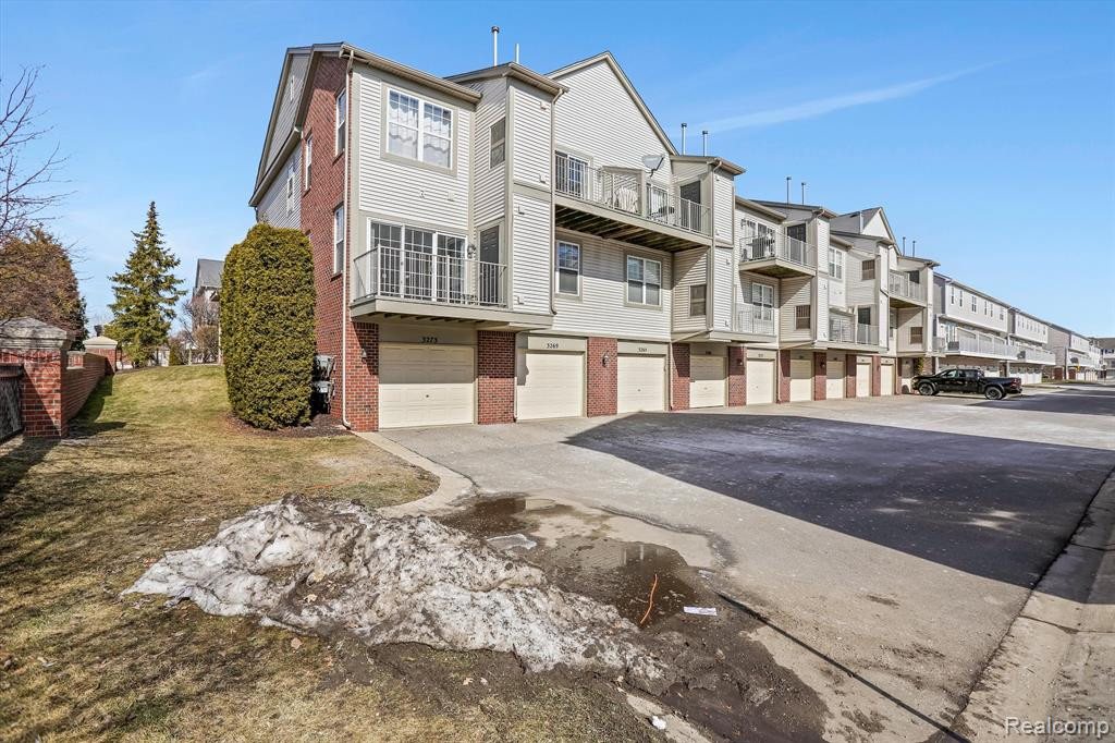 3273 JOHANNA WARE W, 11, Wixom, MI 48393 — Photo 19
