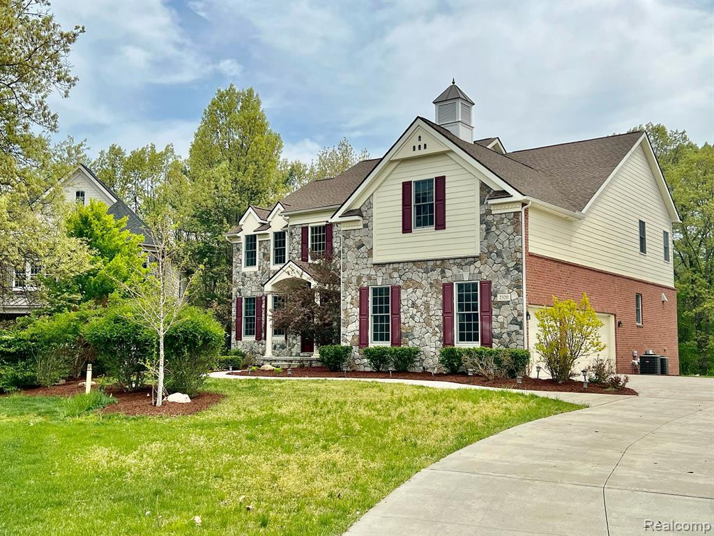 2320 HIGHLAND Drive, Ann Arbor, MI 48105 — Photo 2