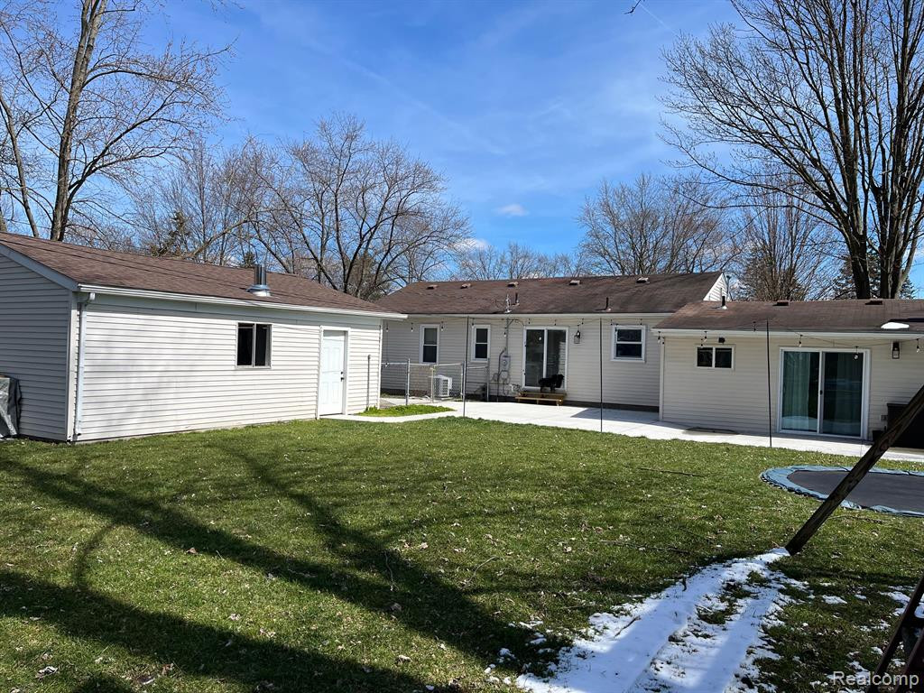 45847 CUMBERLAND Street, Utica, MI 48317 — Photo 5