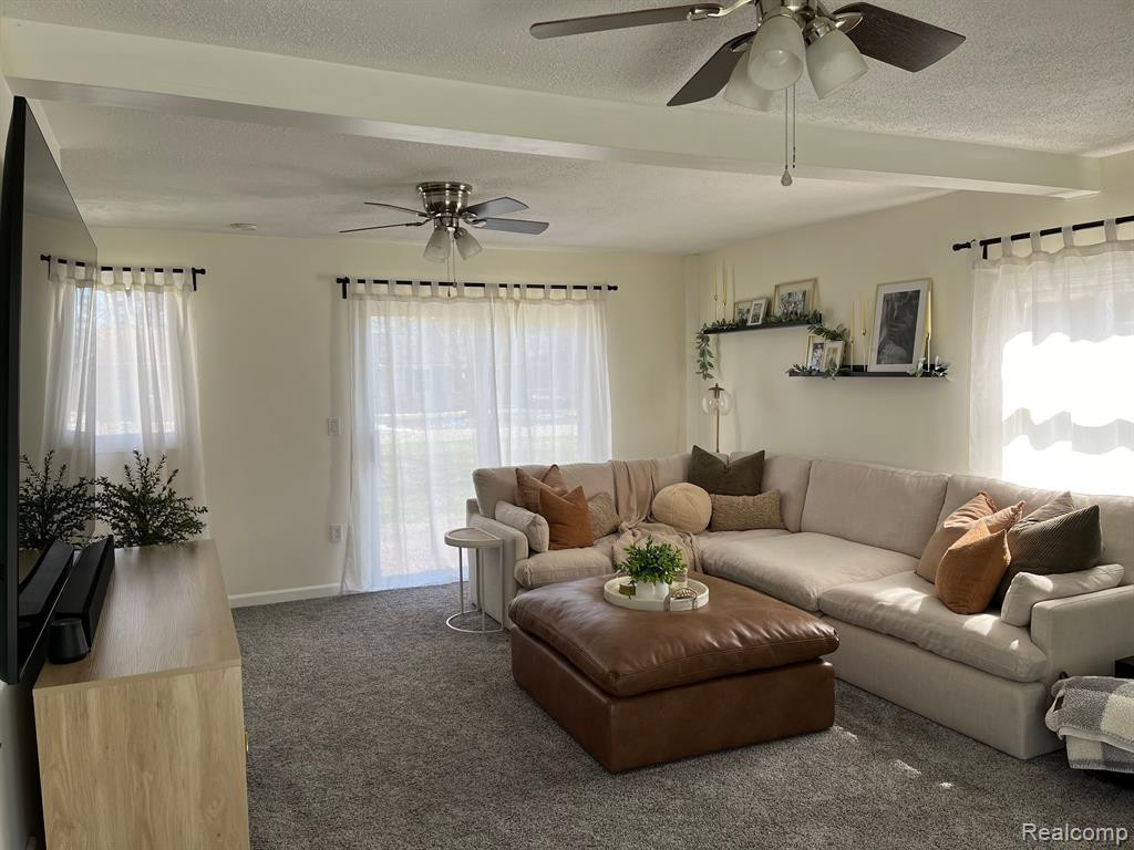 45847 CUMBERLAND Street, Utica, MI 48317 — Photo 17