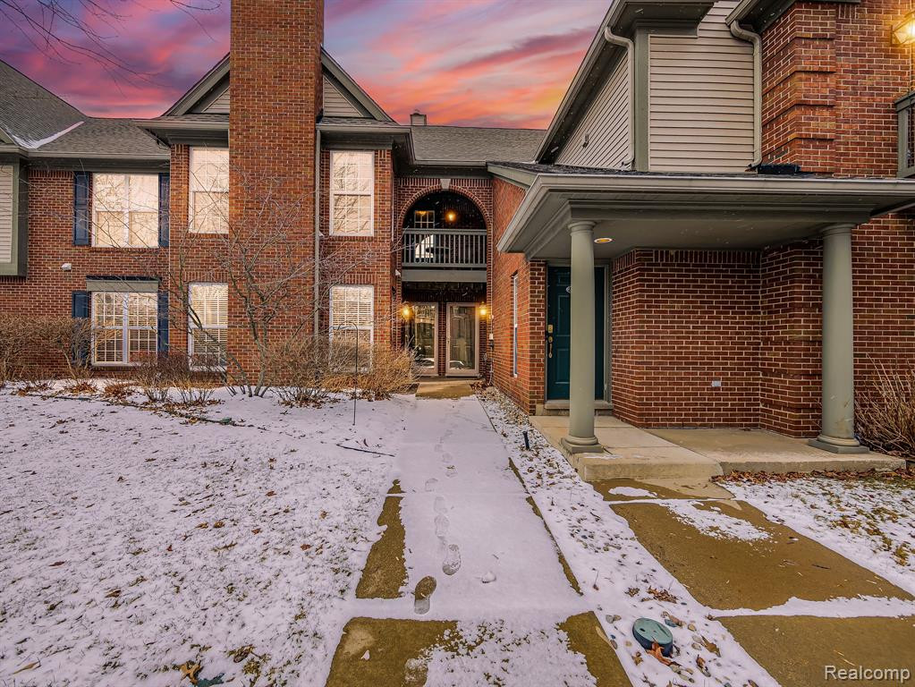 28523 CARLTON WAY Drive, Novi, MI 48377 — front exterior
