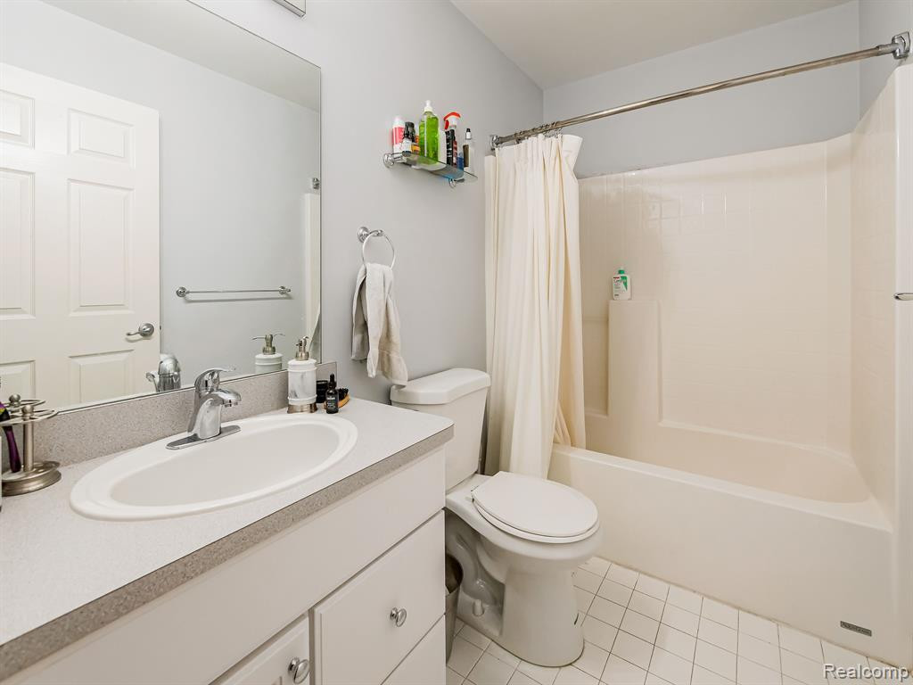 28523 CARLTON WAY Drive, Novi, MI 48377 — Photo 15