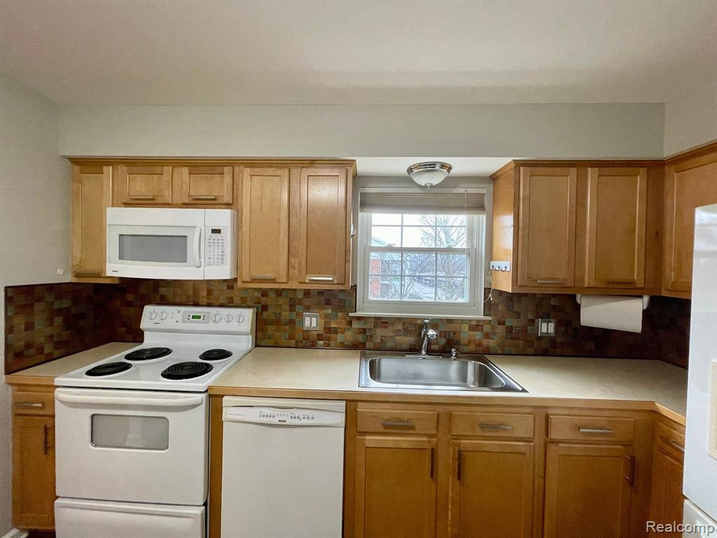 27653 W ECHO Valley, 211, Farmington Hills, MI 48334 — Photo 4
