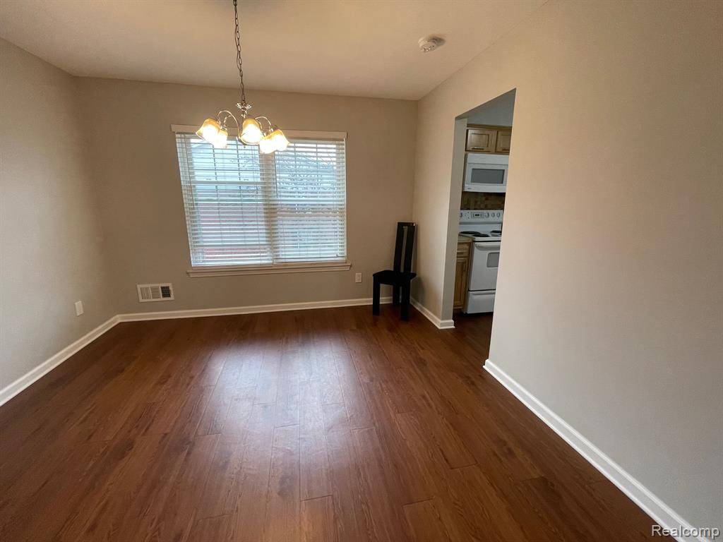 27653 W ECHO Valley, 211, Farmington Hills, MI 48334 — Photo 7