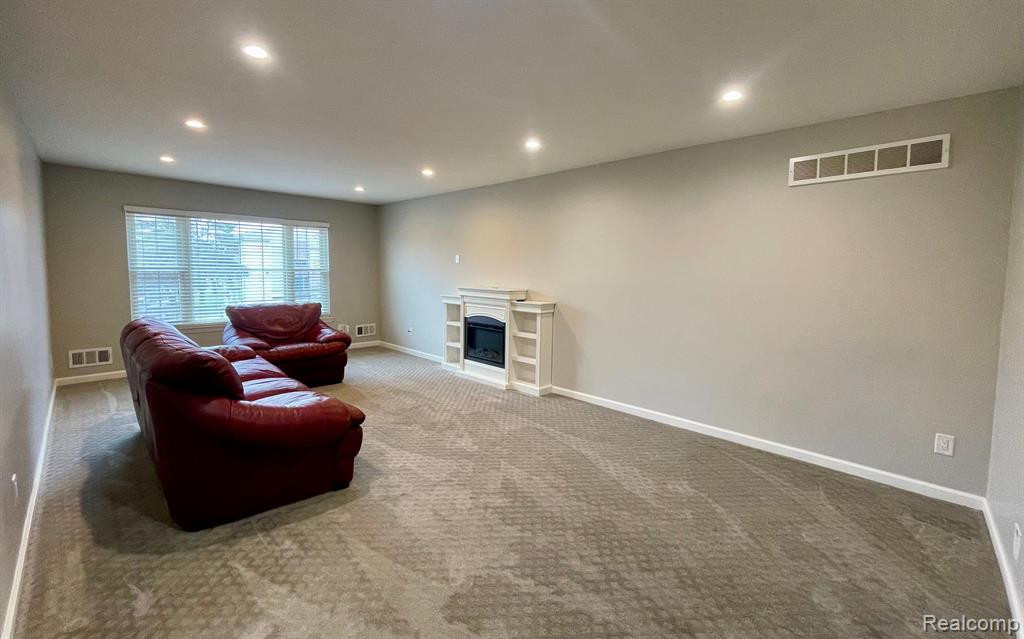 27653 W ECHO Valley, 211, Farmington Hills, MI 48334 — Photo 9