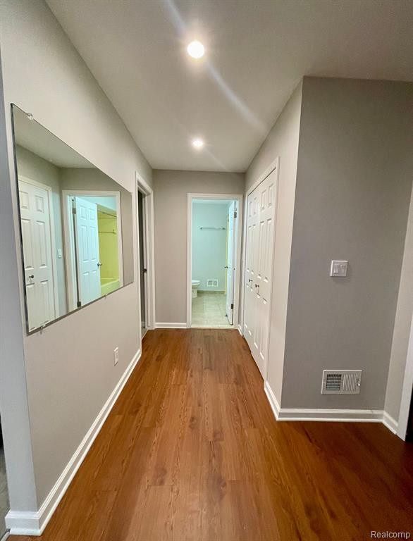 27653 W ECHO Valley, 211, Farmington Hills, MI 48334 — Photo 12
