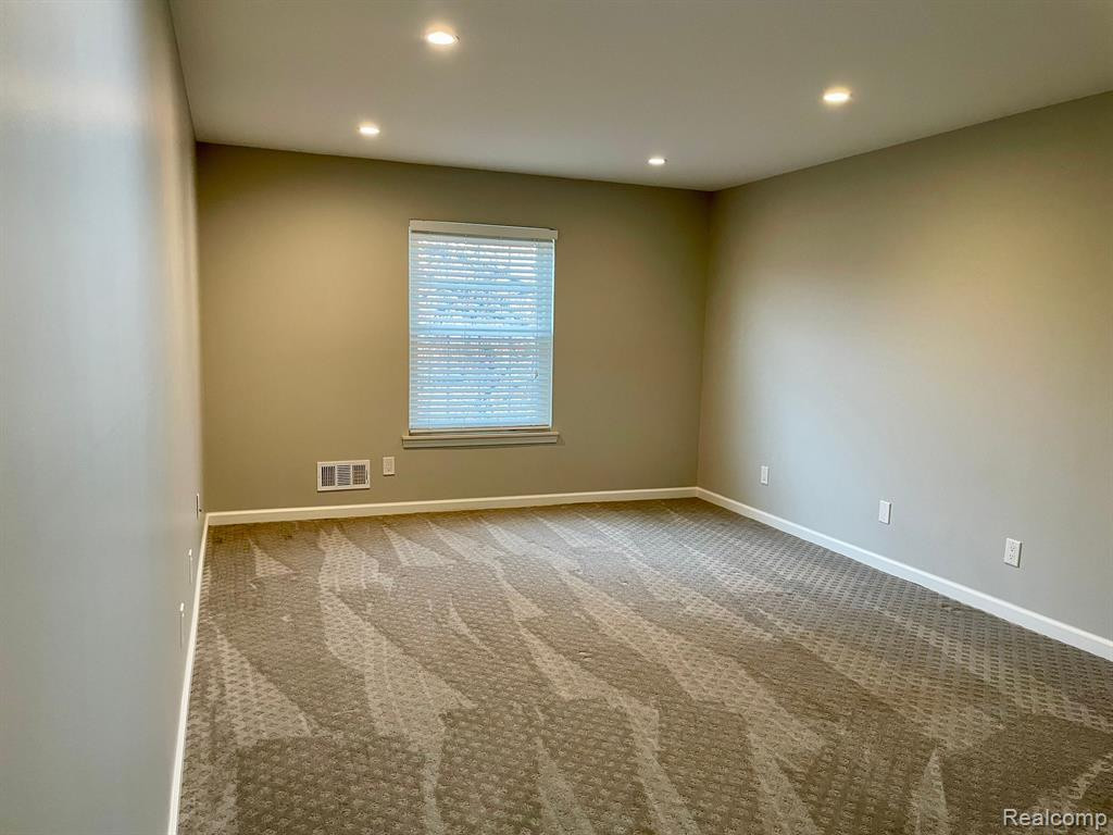 27653 W ECHO Valley, 211, Farmington Hills, MI 48334 — Photo 19