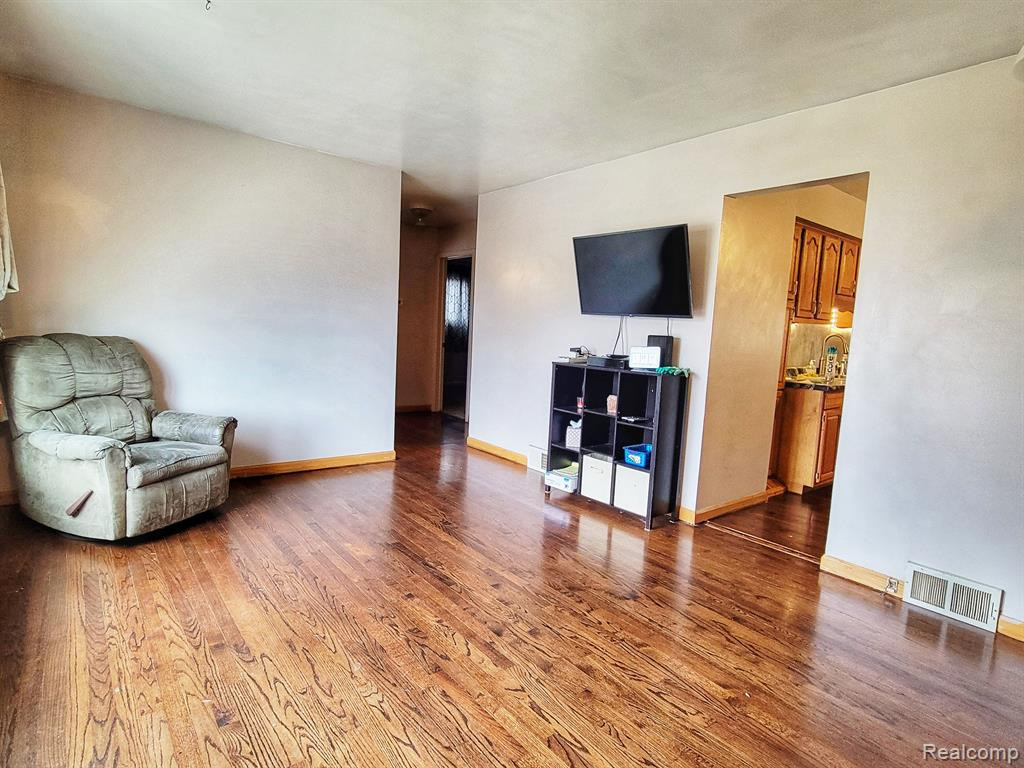6503 Lathers, Garden City, MI — Photo 5