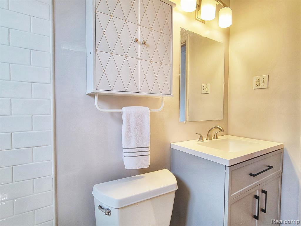 6503 Lathers, Garden City, MI — Photo 15