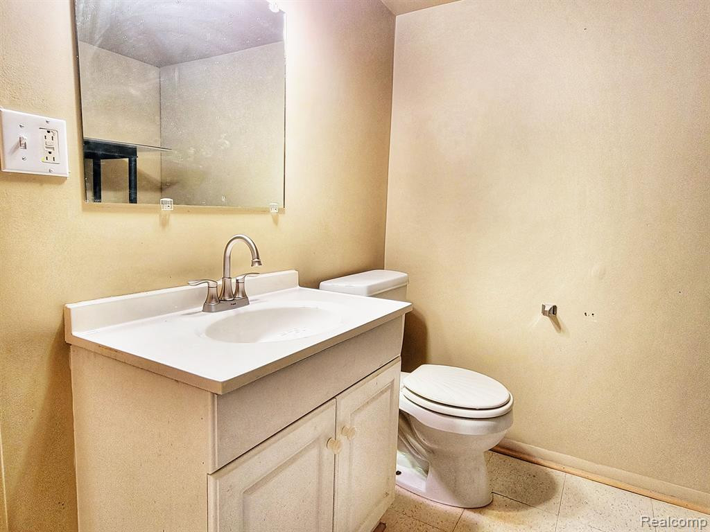 6503 Lathers, Garden City, MI — Photo 21