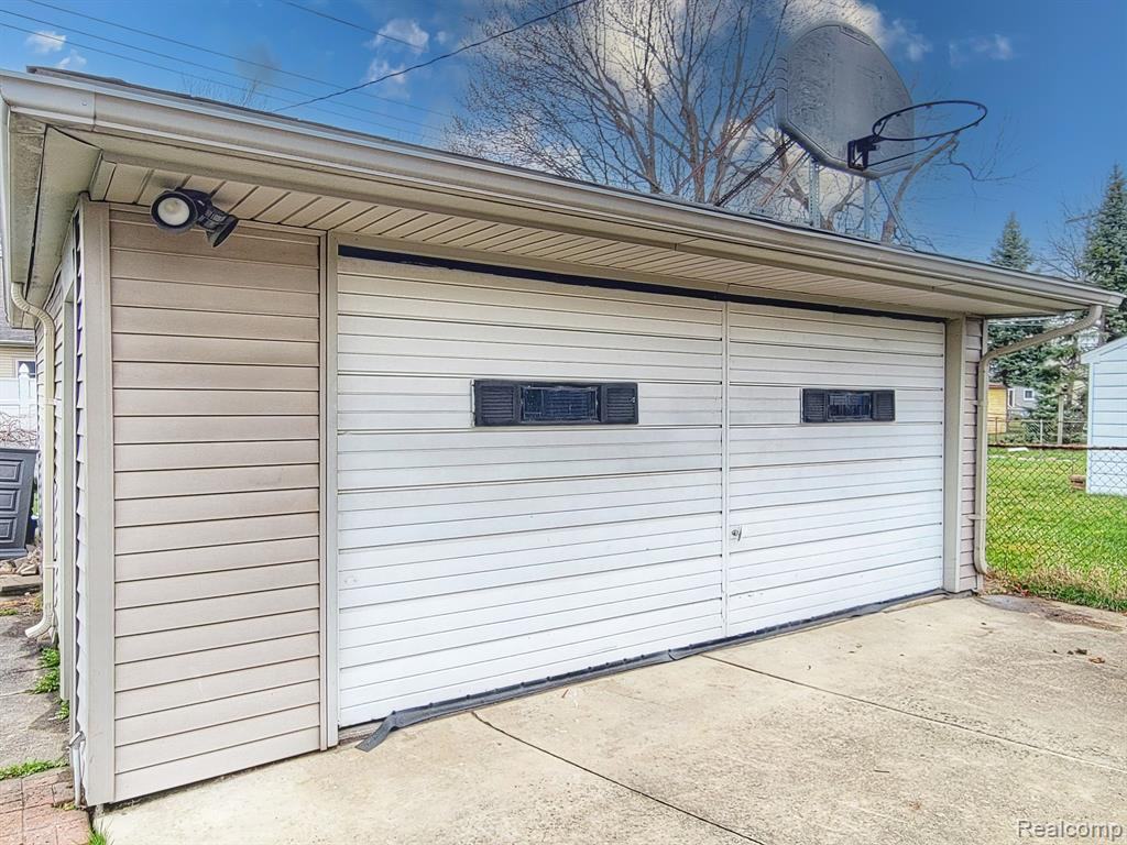 6503 Lathers, Garden City, MI — Photo 22