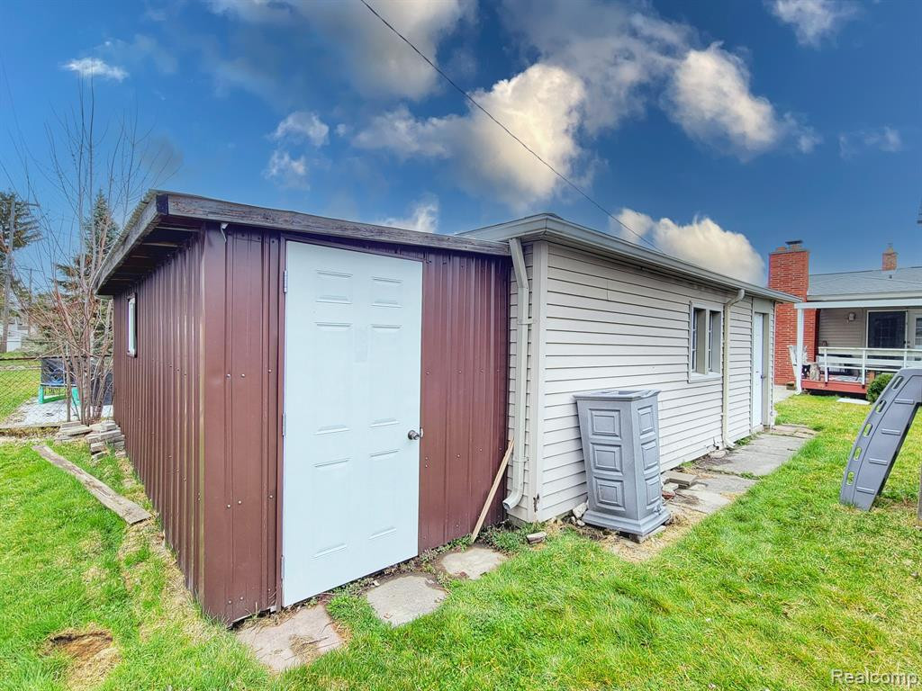 6503 Lathers, Garden City, MI — Photo 24