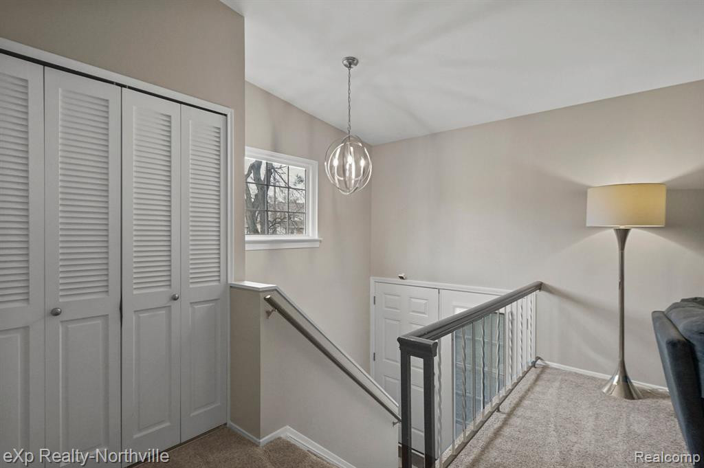 21124 E GLEN HAVEN Circle, Northville, MI 48167 — Photo 5