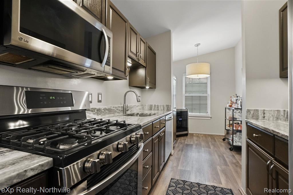 21124 E GLEN HAVEN Circle, Northville, MI 48167 — Photo 14