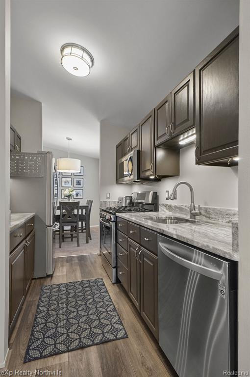 21124 E GLEN HAVEN Circle, Northville, MI 48167 — Photo 18
