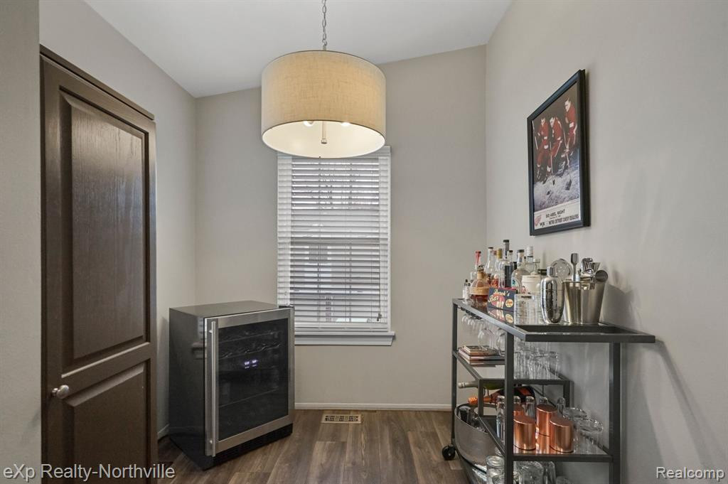 21124 E GLEN HAVEN Circle, Northville, MI 48167 — Photo 21