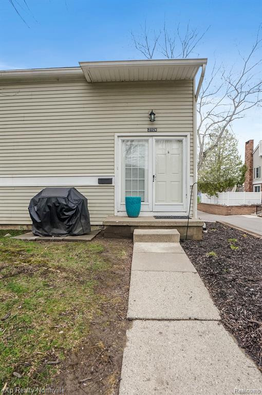 21124 E GLEN HAVEN Circle, Northville, MI 48167 — Photo 41