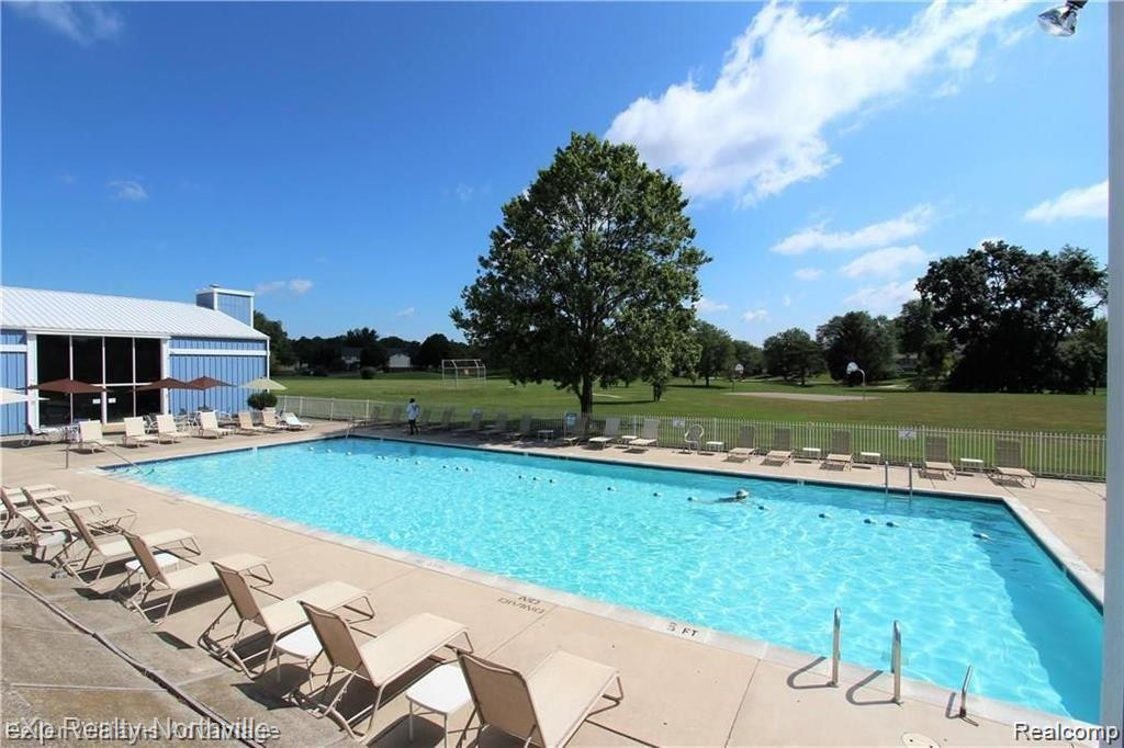 21124 E GLEN HAVEN Circle, Northville, MI 48167 — Photo 43