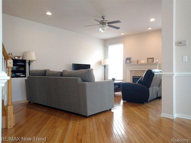 26324 FIELDSTONE, Novi, MI — Photo 3