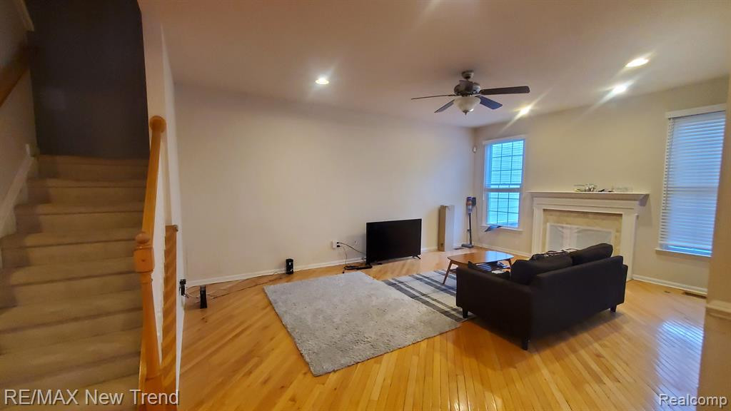 26324 FIELDSTONE, Novi, MI — Photo 4