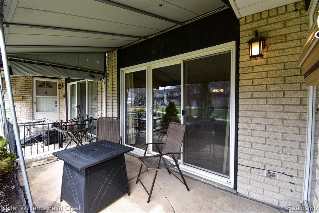 8272 KARAM Boulevard, 2, Warren, MI 48093 — Photo 4