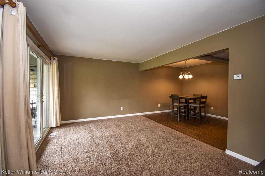 8272 KARAM Boulevard, 2, Warren, MI 48093 — Photo 9
