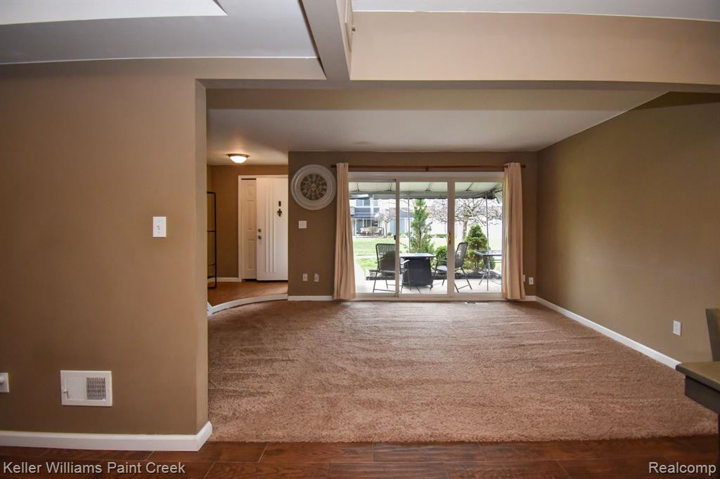 8272 KARAM Boulevard, 2, Warren, MI 48093 — Photo 10