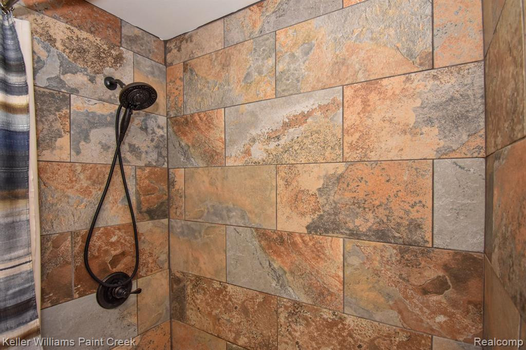 8272 KARAM Boulevard, 2, Warren, MI 48093 — Photo 20