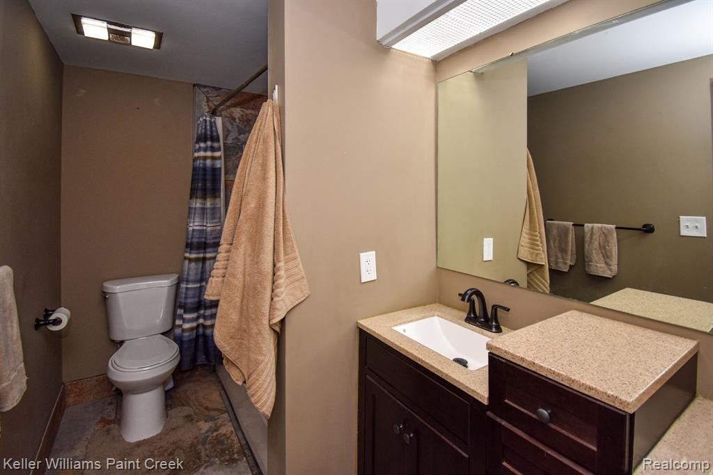 8272 KARAM Boulevard, 2, Warren, MI 48093 — Photo 22