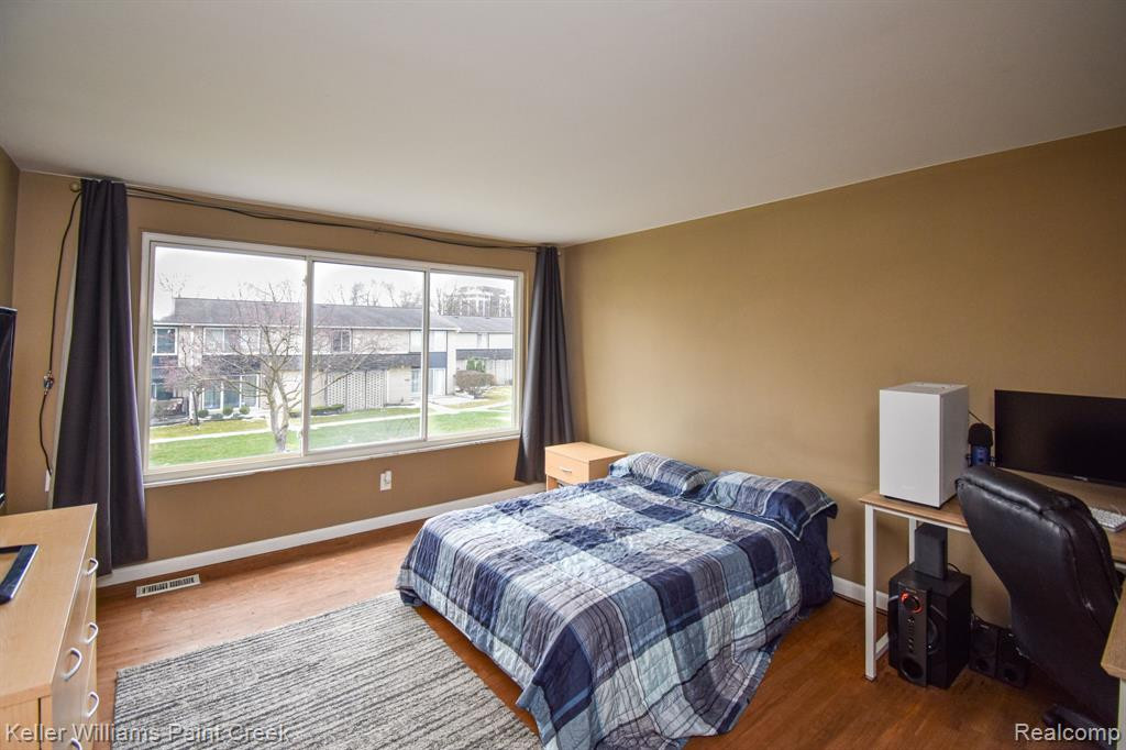 8272 KARAM Boulevard, 2, Warren, MI 48093 — Photo 23