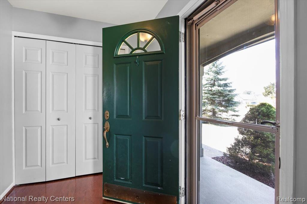 47226 SCARLET Drive S, Novi, MI — Photo 6
