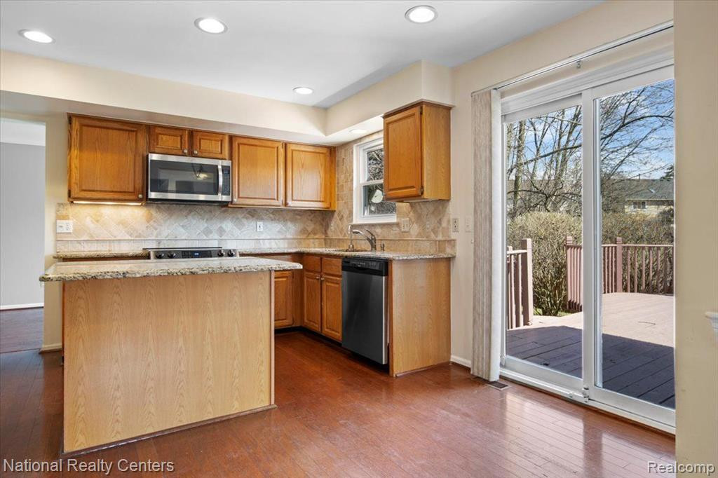 47226 SCARLET Drive S, Novi, MI — Photo 19