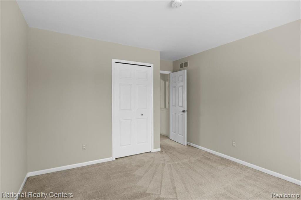 47226 SCARLET Drive S, Novi, MI — Photo 27