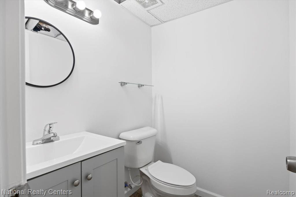 47226 SCARLET Drive S, Novi, MI — Photo 32